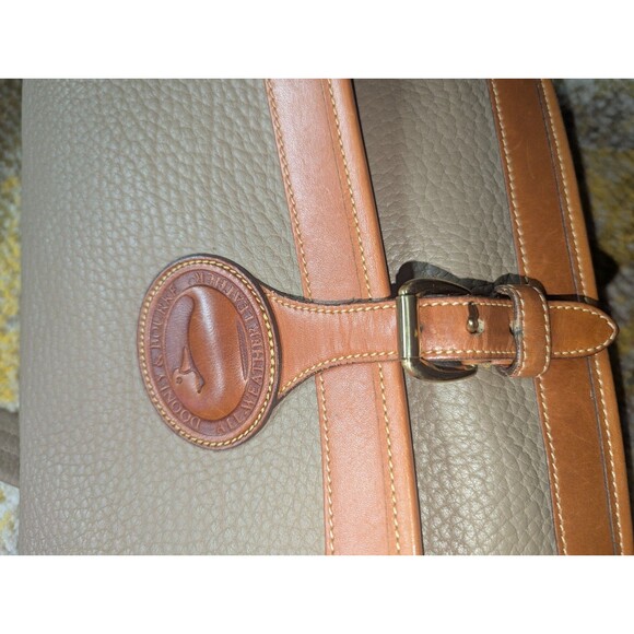 Vintage Dooney & Bourke Large Surrey All Weather Leather Pebbled Taupe & Tan - Picture 4 of 8
